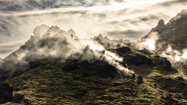 Islandi geotermiline tsoon - mägedes asuv ala kuumaveeallikatega