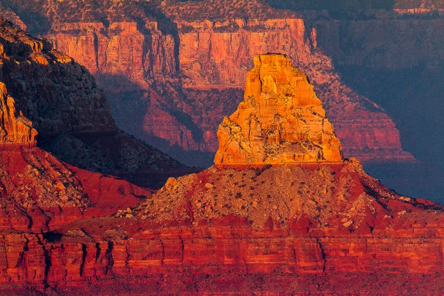 Vaade üle päikeseloojangus Suure Kanjoni, USA