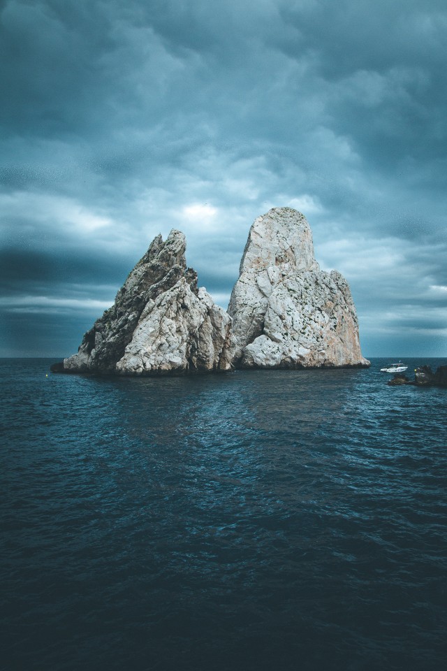 Illes Medese saarte kaljud Costa Bravas, Hispaanias