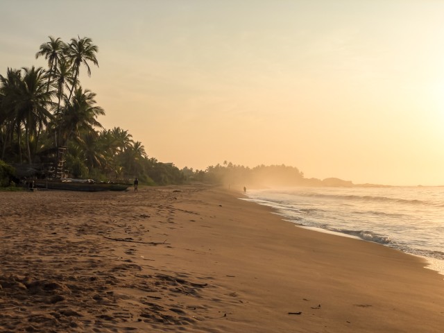 Päikeseline liivarand Sri Lanka saarel
