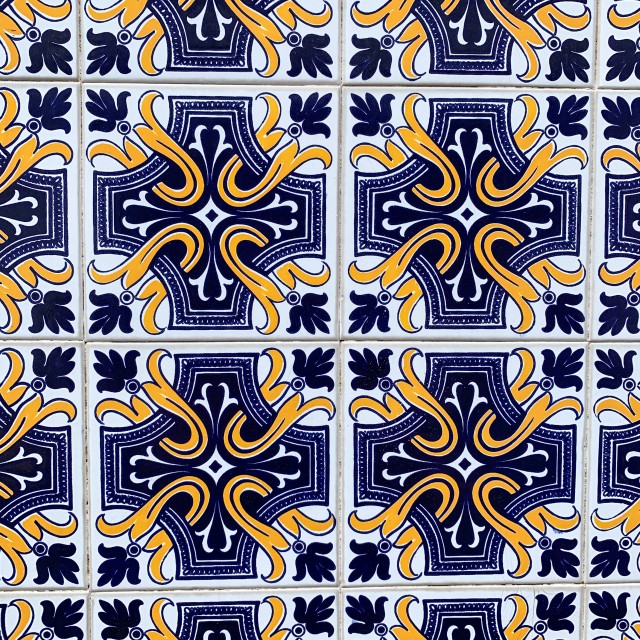 Portugali vintage azulejo glasuurplaadid "Essential"
