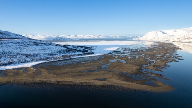 Talviselt lumine maastik, Soome