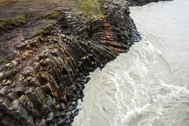 Droonivaade Studlagili basaltkanjonile Islandil