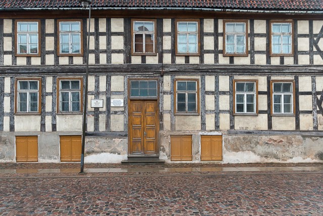 Kuldiga  vanalinna hoonestik ja munakivitee