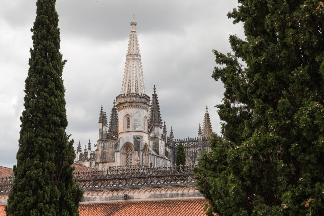 Santa Maria da Vitória klooster, paremini tuntud kui Batalha klooster, on endine dominiiklaste klooster Batalha linnas ja on näide Portugali ekstravagantsest gooti arhitektuurist