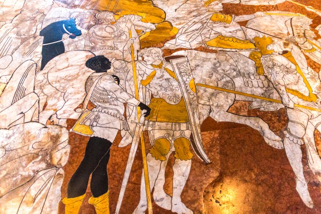 Mustvalge marmoris: Aafrika sõdur Siena katedraali põrandale