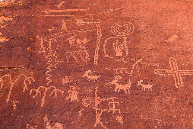 Tuleoru petroglüüfid Atlatl Rockil Nevadas