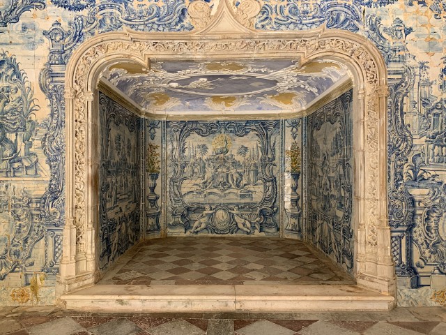 Azulejodega kaunistatud Pena rahvuspalee müürid Sintras Portugali Rivieras