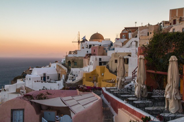 Vaade imelisele Santorini saarel asuvale Oia külale ja maastikule, Kreeka