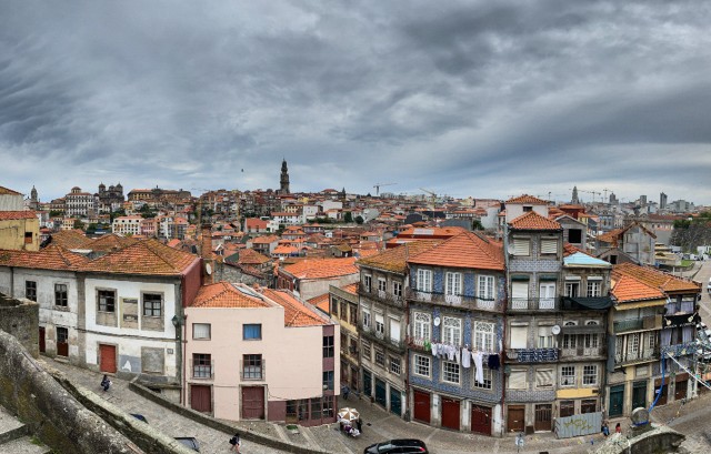 Vaade Porto linna majadele ja nende katustele, Portugal