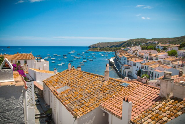 Vaade Cadaquesi linnale, Costa Brava, Kataloonias