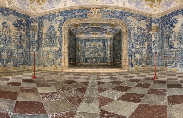 Azulejodega kaunistatud Pena rahvuspalee müürid Sintras Portugali Rivieras